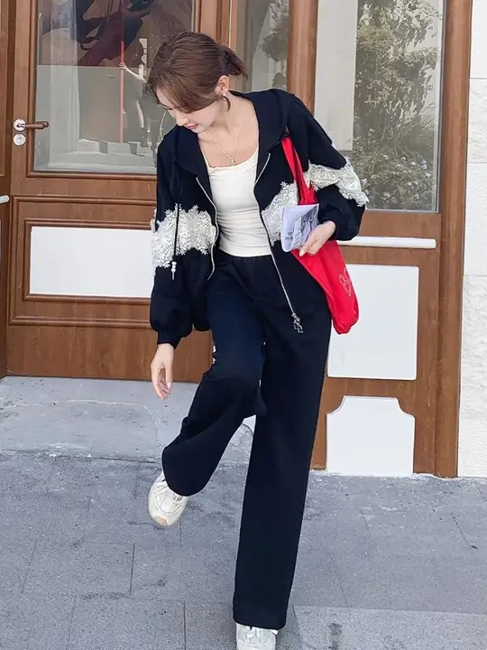 デザイン性の高いレース切り替えフード付きパーカー【春秋用・女性用・カジュアルパンツ・極上の柔らかさ】（セットアップ対応）