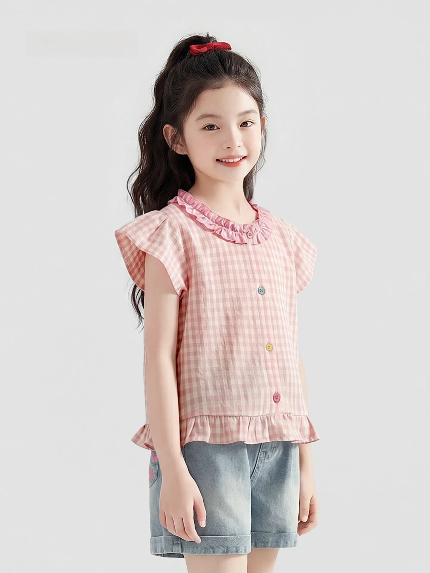 かわいい白アイコンデザインの子供用Tシャツ：夏の日常に最適な格子柄アイテム