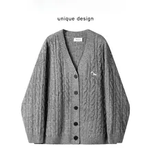 レトログレーの刺繍入りカーディガン【秋冬用・極上の柔らかさ・スリムフィット】（セットアップ対応）