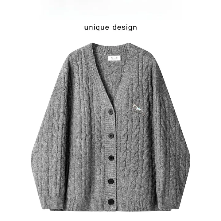レトログレーの刺繍入りカーディガン【秋冬用・極上の柔らかさ・スリムフィット】（セットアップ対応）