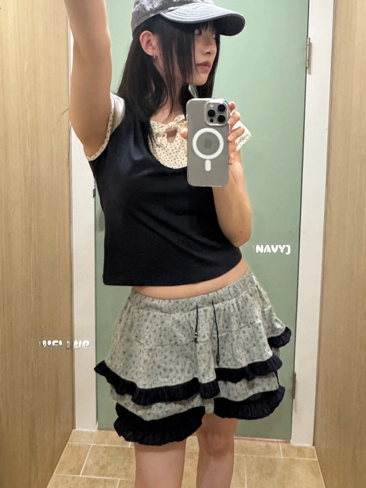 韓国ファッションの「かわいい」って、日本とどう違うの？夏にぴったりなフラワーチェックスカートパンツで答えをみつけよう
