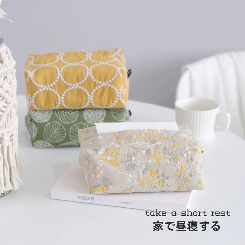布製ティッシュボックス【日本風・刺繍・小花デザイン】：おしゃれなオフィス用ティッシュケースの実用性とデザイン性