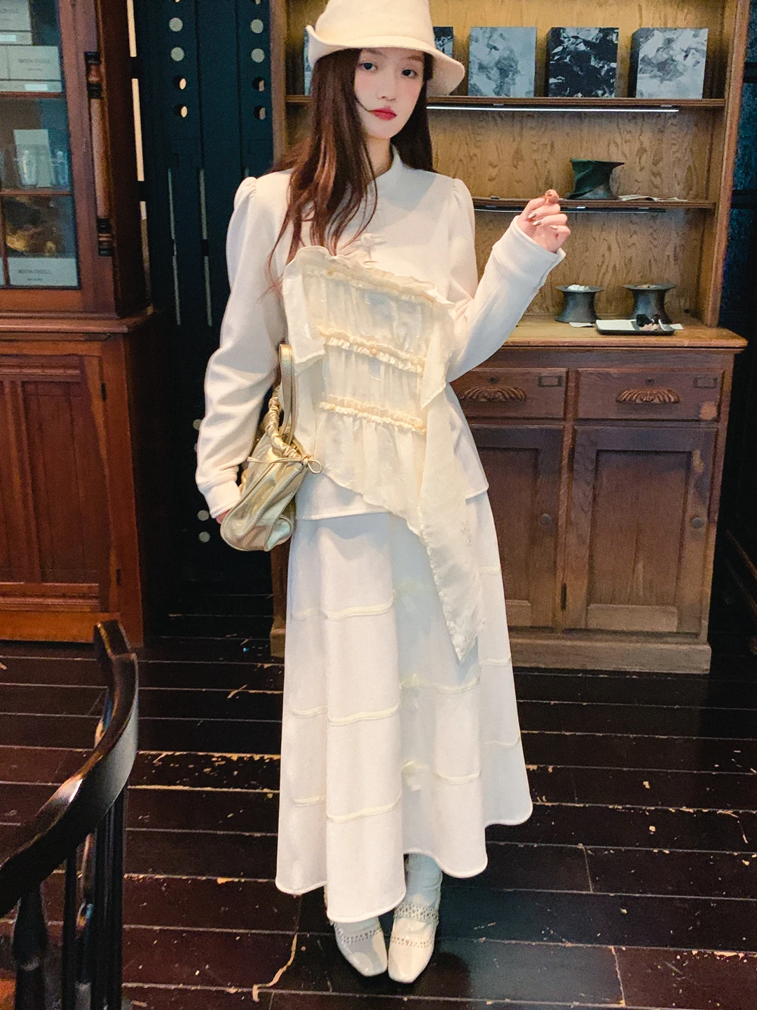 11月末に着る服の季節感は？新中式デザインのセットアップが解決する3つの悩み