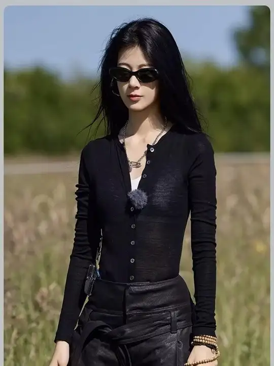 ボタン付きヘンリーネックロンパース【フィット感・長袖・タイト】