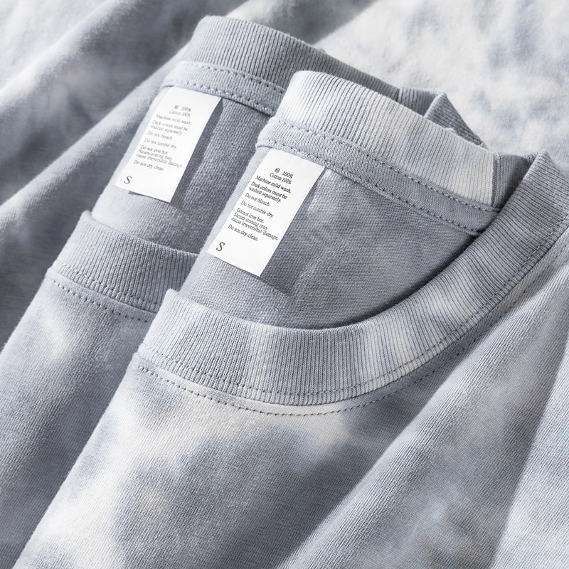 「tシャツ イン」で夏の 日常を彩るには？灰白色のタイダイ柄Tシャツが解決する3つの悩み