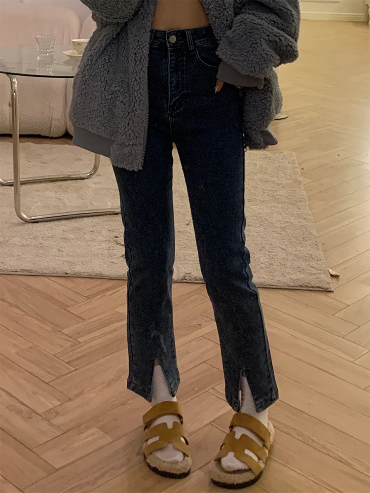 高ウエストストレートデニムパンツ：骨格ストレートの実用性と着こなしのポイント