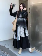 レトロで感のある透かしデザインのベストと不規則なデザインのスカート【秋のコーディネート・三点組み合わせ対応】