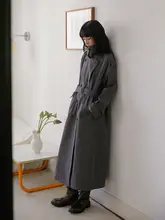 マイクロシワデザインのダブルブレストトレンチコート【秋冬用・ゆったりとしたシルエット】