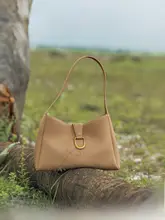 高級感ある本革製ショルダーバッグ【通勤・女性用・トートスタイル】