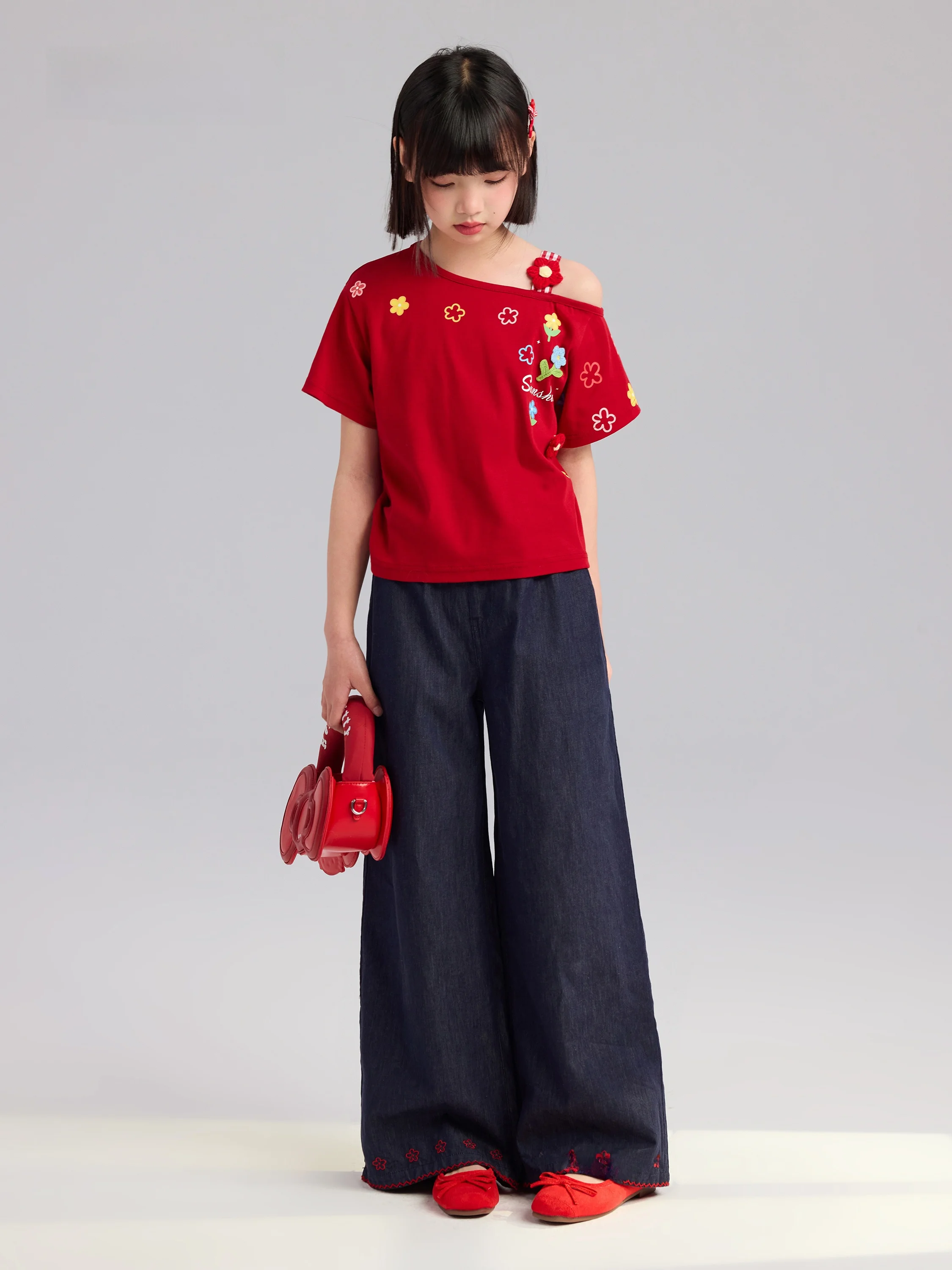 生花刺繍デザイン ジーンズ：夏用女児向けの水洗い加工牛仔パンツの実用性と選定基準