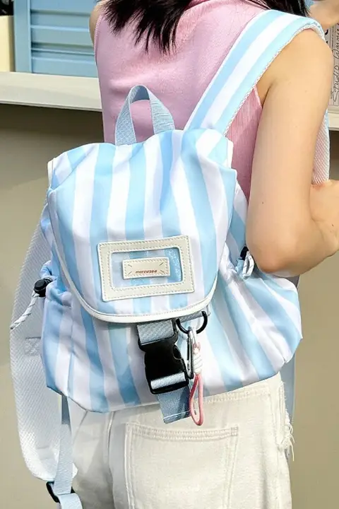 ミニリュック レディース 軽量 おしゃれ 個性的 通学 通勤 大学生 デイパック