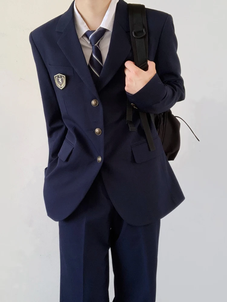 中学生男子が秋に選ぶべきカジュアルスーツジャケットは？