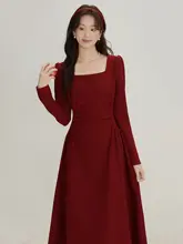 フレンチスタイルの赤いドレス【ヘプバーン風・結婚式用・普段着にも】