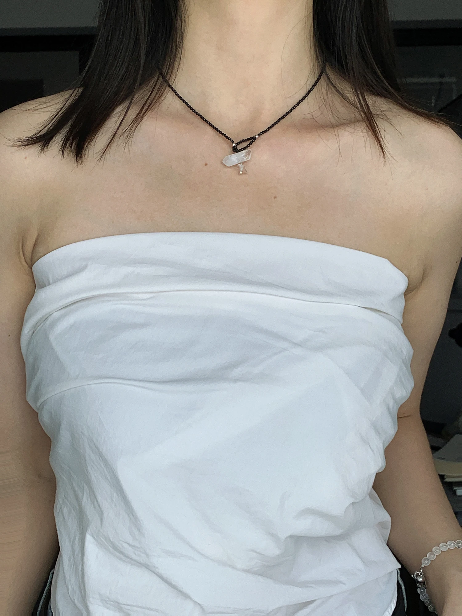 誕生石ネックレスを選ぶときに迷うなら、このシンプルな白水晶ネックレスが救う