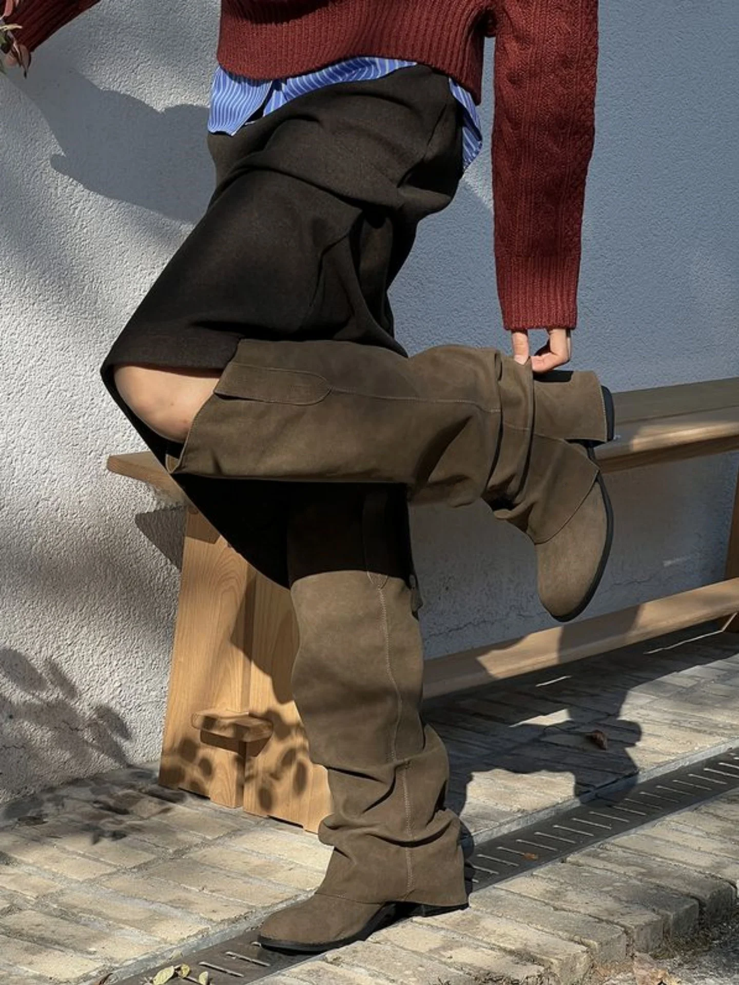 秋冬向けレトロデザインの高筒ブーツ：中跟3〜5cmの丸頭スタイルが通勤に最適
