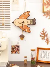 ユニークなスワロー時計【クリーム色・壁面装飾・寝室用】