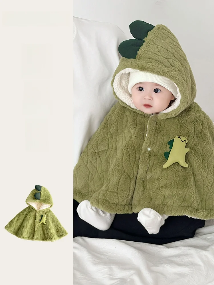 赤ちゃん用冬の外出服：モコモコフードデザインで防風性と保温性を実現