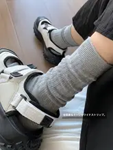 白色の中筒靴下【コットン製・春秋用・スポーツスタイル】