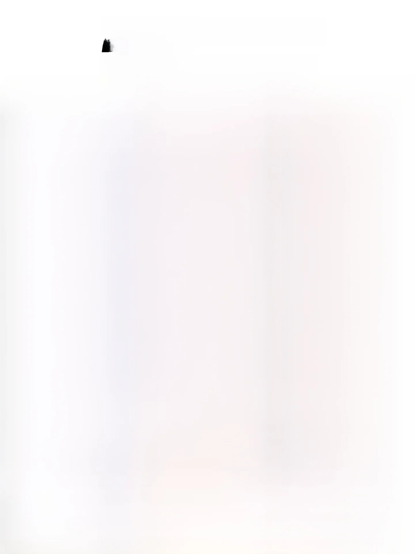 シンプルデザインのフード付きメンズパーカー：オーバーサイズスタイルの着こなしと実用性を解説