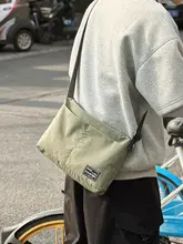 軽量ナイロン製防水ショルダーバッグ【シンプルデザイン・通勤・カジュアル】