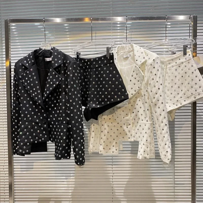 ファッションの選択が難しいとき、どうやって自分に合う服を選ぶの？