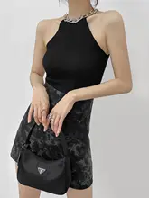 胸元のチェーンデザイン ショルダーオープンニットタンクトップ【春夏用・女性・短袖】