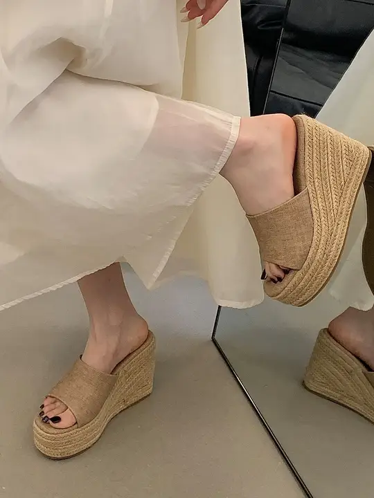 おしゃれなウェッジヒールサンダル【防水ソール・厚底・フィッシュテールデザイン・麻編み】