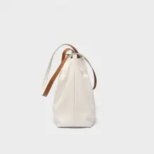 大容量のキャンバストートバッグ【通勤用・肩掛け可能】