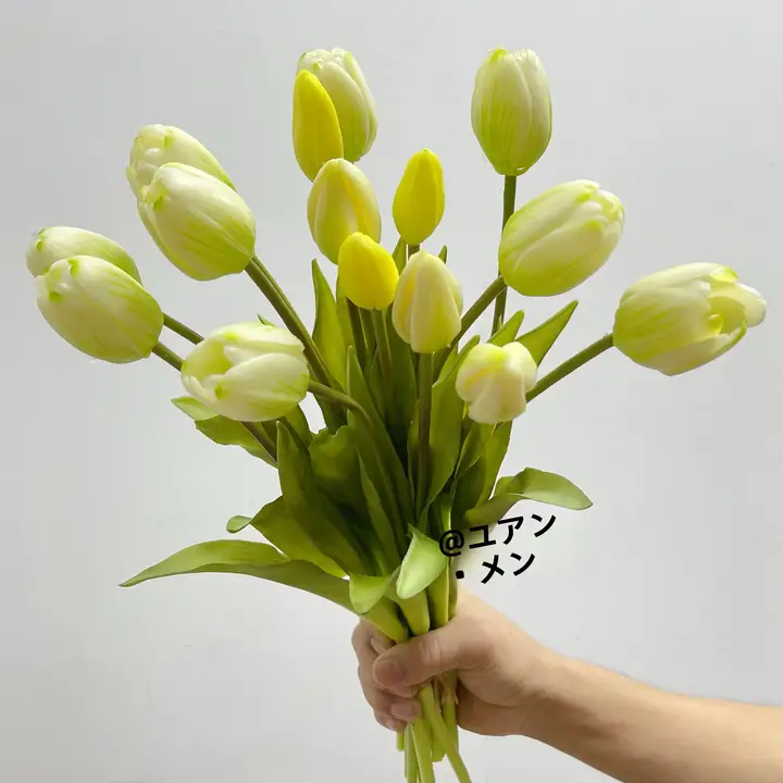 手触りの良い保湿加工のチューリップ風造花【インテリア装飾・ピンクの花束・リビングデスク用】