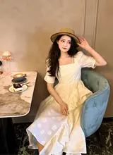 エレガントなフレンチスタイルミディドレス【スクエアネック・ハイウエスト・レトロデザイン】