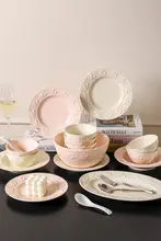 川島屋 繊細な彫刻デザインの陶器製食器セット【家庭用・米飯碗・スープボウル・プレート・サービングディッシュ】