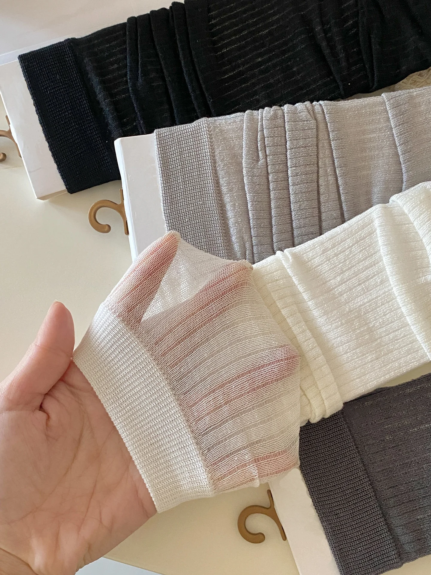 アイウォーマーを選ぶべきタイミングは？実は「美腿」を意識した春のスタイルが鍵です