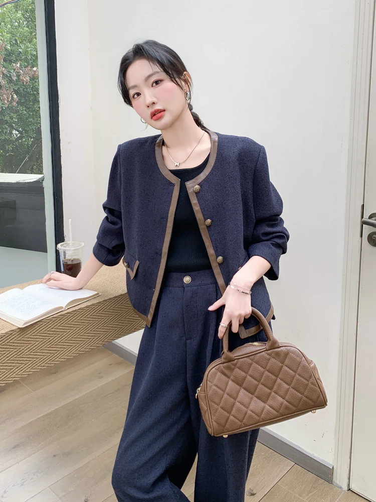 紺のtシャツをどうコーデする？春先の日常に合う、洗練された着こなしの鍵
