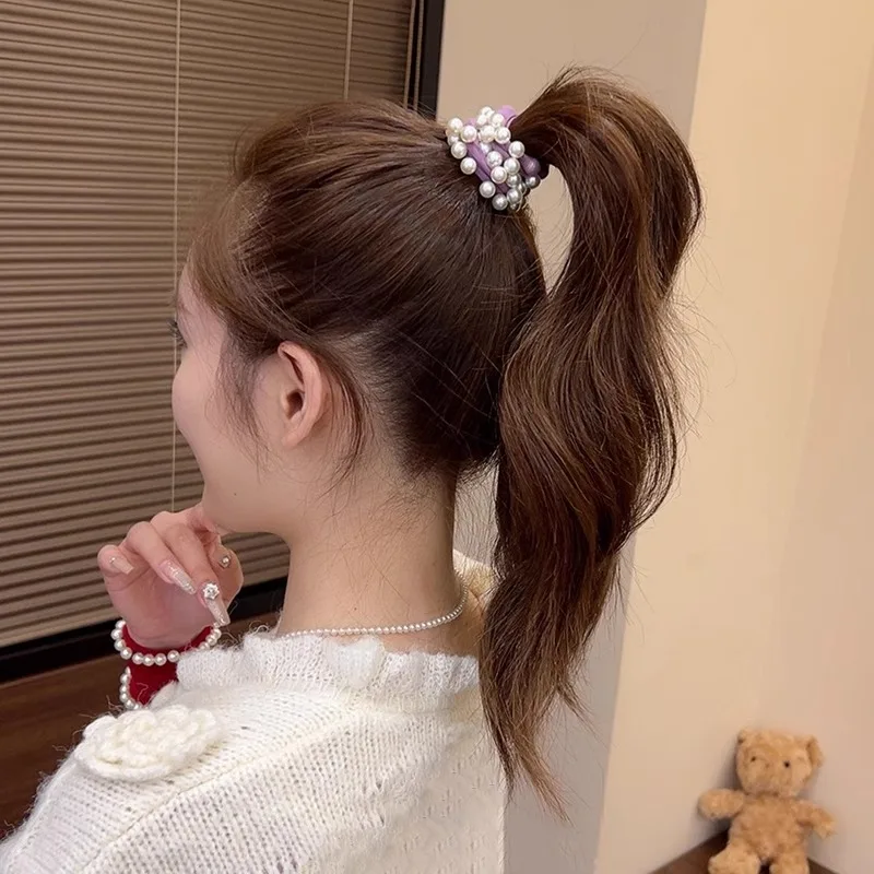 崩れにくいヘアアレンジは、本当にヘアゴムの選び方にある？