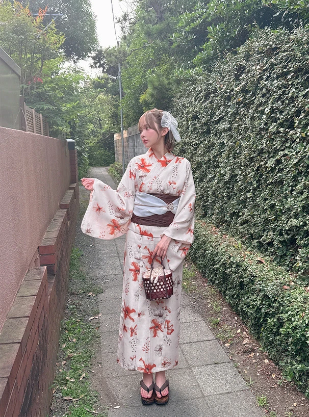 「＋j 服」と「haori」の違いは？和風スタイルで悩む人のための選択ガイド
