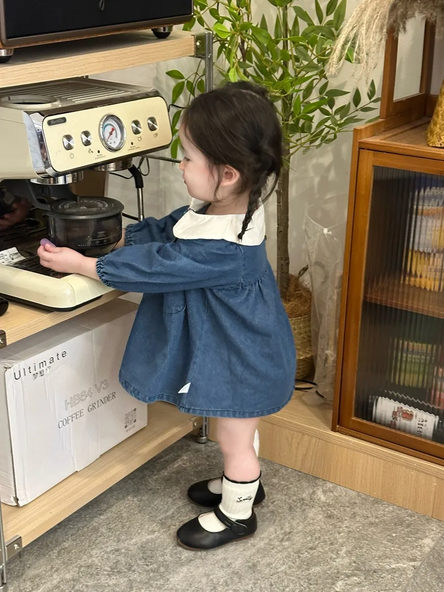 可愛いデザインの長袖デニムワンピース：春秋に最適な子供用ルーズフィットスタイル