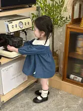 可愛いデザインの長袖デニムワンピース【ダッフルカラー・ルーズフィット・子供用】