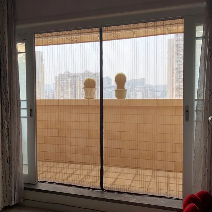 バルコニー用 蚊防止メッシュカーテン【磁石式・自吸式・家庭用・屋外対応】