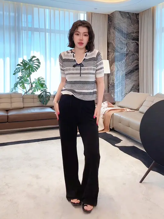 幾何学模様のニットトップス【ライセールリネンストライプ・ポロシャツ・女性用】