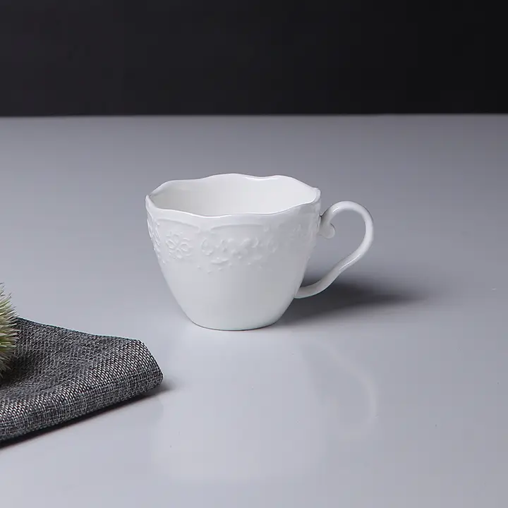 欧風浮彫りデザインのコーヒーカップ＆ソーサーセット【創意陶器・朝食用ミルクカップ・スプーンスタンド付き】