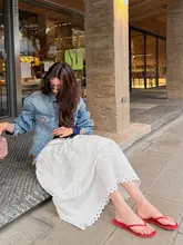 フラワーエッジのテクスチャー感が魅力の白いAラインスカート【女性用・ロング・フランス風】（セットアップ対応）