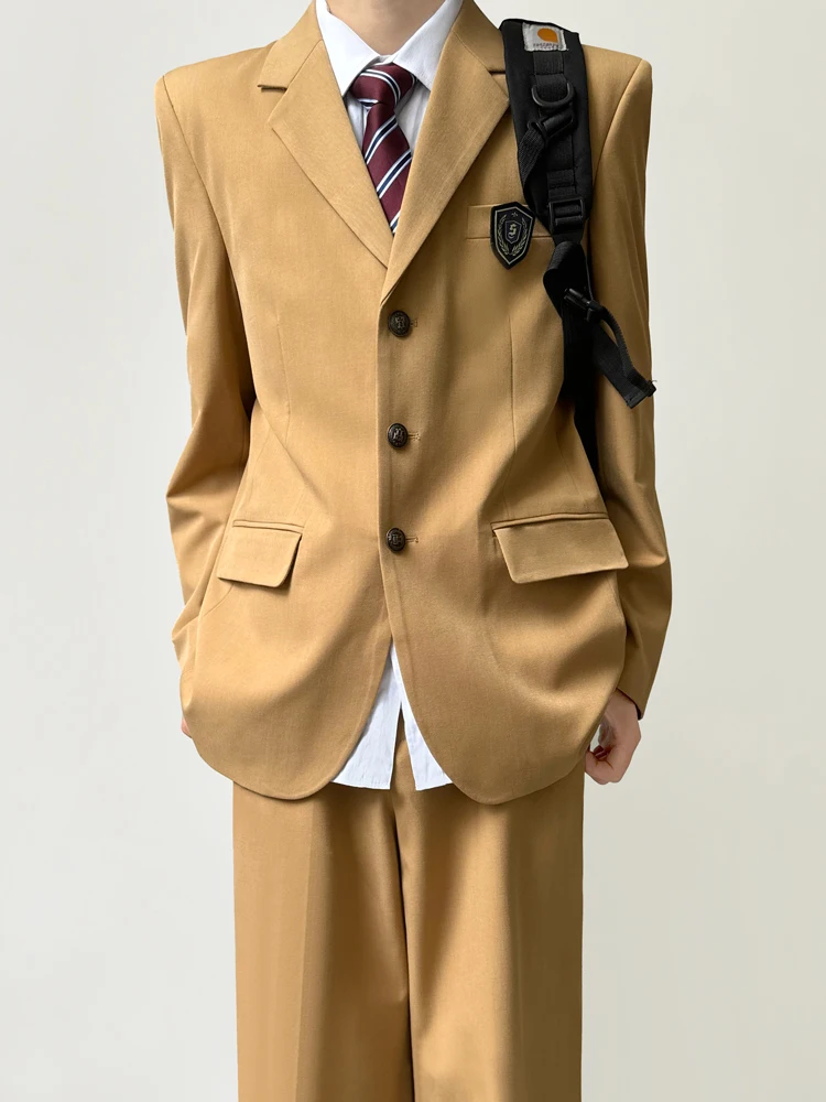中学生男子が秋に選ぶべきカジュアルスーツジャケットは？