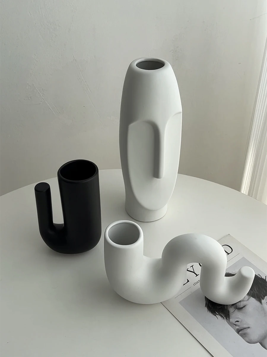 北欧風 シンプルデザインの装飾オブジェ：リビング・酒棚用の創造的アートを実現