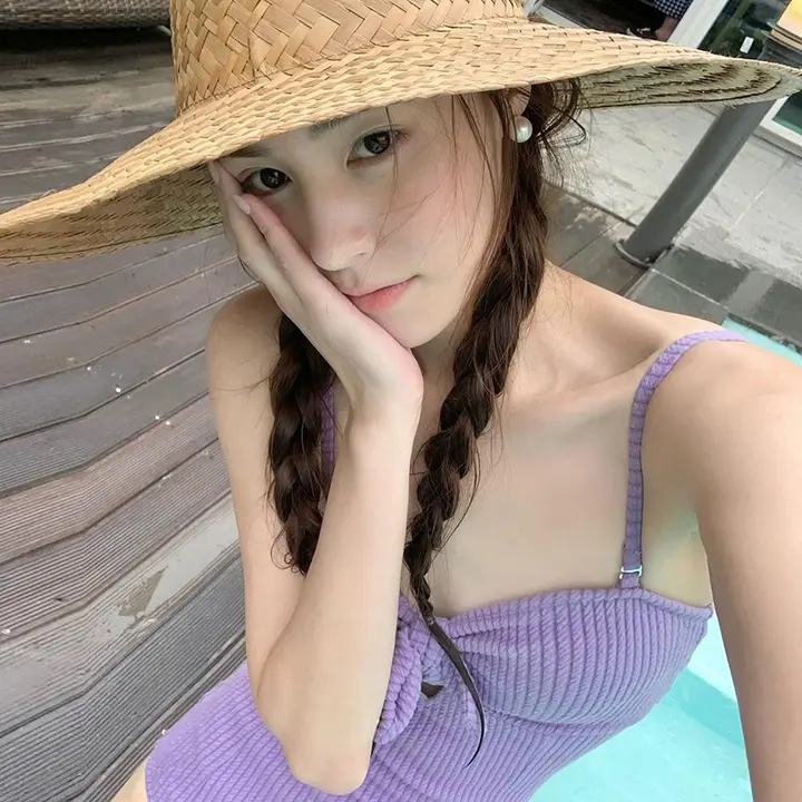 紫色のストラップ付きワンピース水着【用・体型カバー・保守的デザイン】