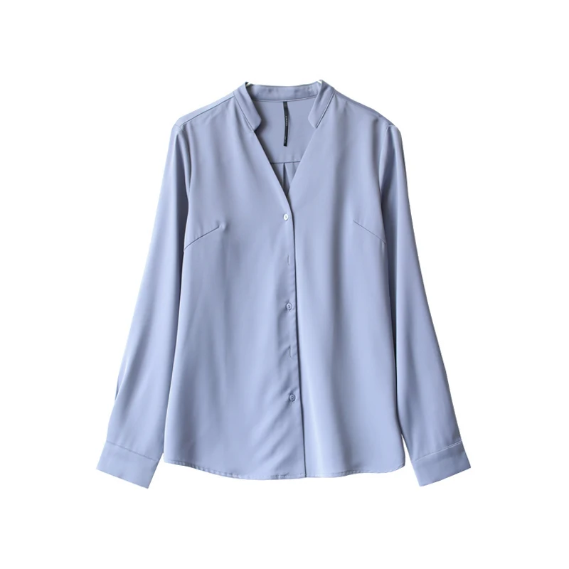 大人可愛い服 40代コーデ 完全ガイド｜Vネックレトロシャツで自然な可愛さを実現