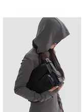 真皮製 ショルダーバッグ【高級感・通勤用・スリムデザイン】