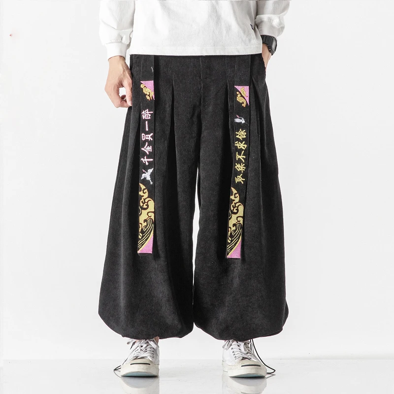 古着系男子が選ぶ「中国風の鶴刺繍パンツ」は、本当にスタイルを変えるのか？