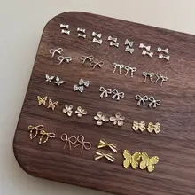 立体デザインのミニリボンネイルアクセサリー【金銀色・レトロスタイル】