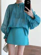 立体的なコットン刺繍で感あふれる透け感のあるボリュームスリーブシャツ