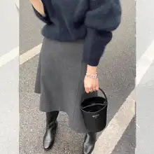 グレーのウール混半身スカート【ハイウエスト・Aライン・通勤用】